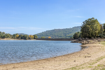 low water level in Morales reservoir, due to climate change, in Rozas de Puerto Real. Madrid. Spain © josevgluis