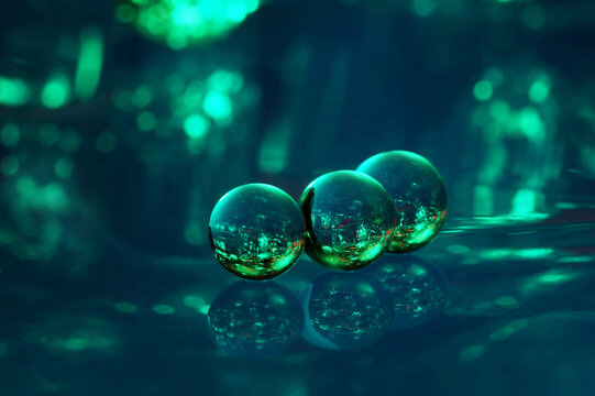 Abstrakcja, zielone tło kulki