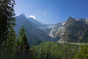 Fototapeta na wymiar Hiking around Mont Blanc, Alpine landscape