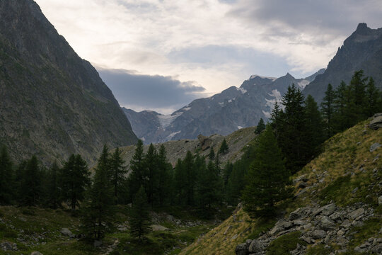 Hiking around Mont Blanc, Alpine landscape