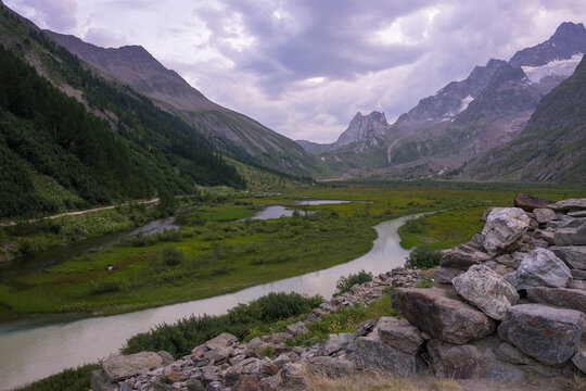 Hiking around Mont Blanc, Alpine landscape