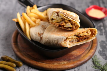 Delicious chicken sandwich with a suitable and attractive floor
