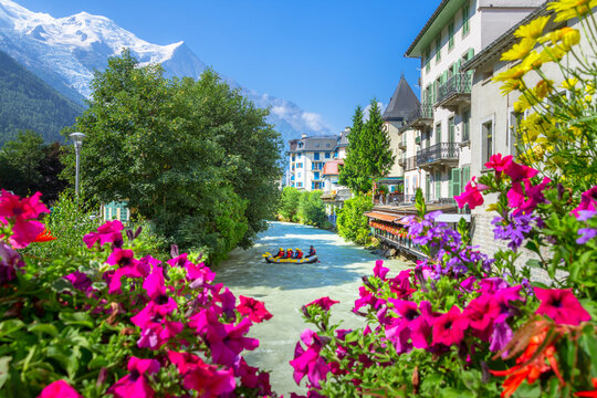 Fototapeta Chamonix Mont Blanc, famous ski resort in Alps mountains, France.