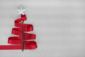 Zahnärztlicher Weihnachtshintergrund mit Platzhalter. Grundbesteck aus der Zahnarztpraxis,...