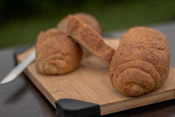 breads plant based diet, healthy food photography, slice bread 