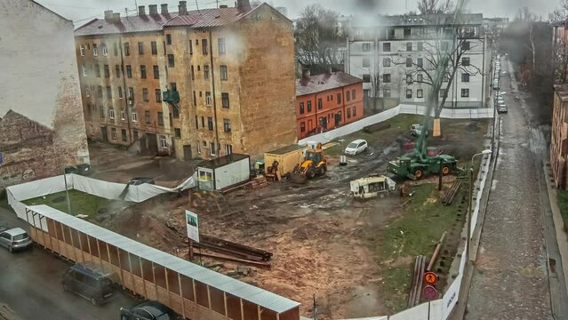 Multi day, long duration time lapse of the evolution of an urban construction site 