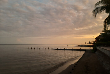 Obraz premium Beautiful sunrise at Lovina beach, Bali, Indonesia.