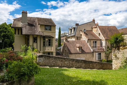 Senlis, medieval city in France, typical houses on the ramparts
