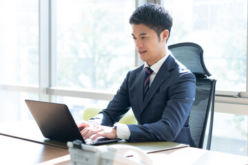 スーツ・男性