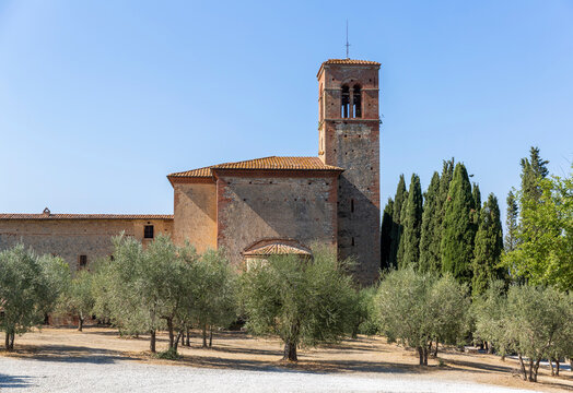 The monastery of Sant'Anna in Camprena where the film The English Patient takes place