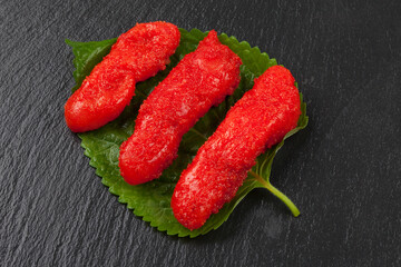 salted pollack eggs,명태의 알을 소금에 절여 담근 젓.