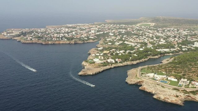 survol de Ciutadella de Menorca dans les &icirc;les Bal&eacute;ares en Espagne, minorque