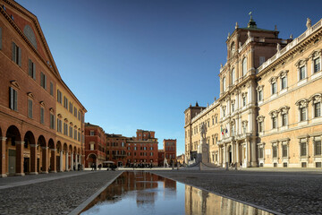 Fototapeta na wymiar Modena. Palazzo Ducale, Accademia Militare 