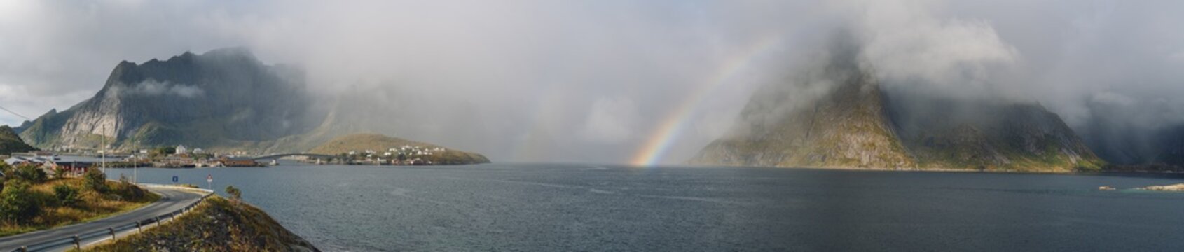 Regenbogen bei Hamnøy auf den Lofoten