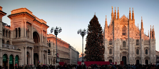 Milano. Piazza Duomo con albero di Natale