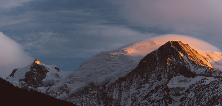 Montblanc sunrise from Servoz
