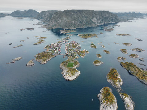 Luftaufnahme von Henningsvær