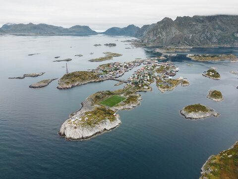 Luftaufnahme von Henningsv&aelig;r