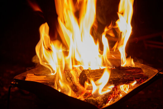 焚き火台 の画像 1 527 件の Stock 写真 ベクターおよびビデオ Adobe Stock