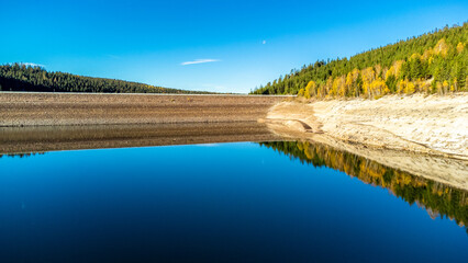 Herbstspaziergang um die schmale Talsperre im Thüringer Wald - Tambach-Dietharz - Deutschland