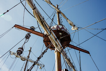 ship mast and ropes