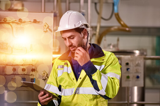 Packaging Machine Operator Images – Browse 6,322 Stock Photos, Vectors ...