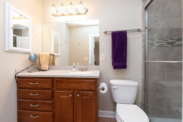 new clean updated bathroom