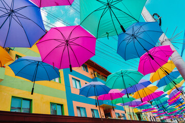 Sombrillas de colores en Guatape Colombia 