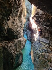 Fototapeta premium Partnachklamm, Bodensee, Eibsee, Bayerische Seen, Skifahren, Alm, Alpen, Steine, Kies, Ufer, Weinrebe, Schloss, Marienkäfer, Wolken, Mountainbike, 