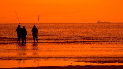 Fototapeta premium atardecer pesca