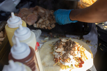 Preparando Shawarma  - Preparing shawarma