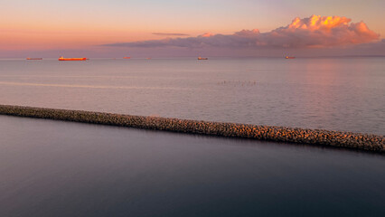 Obraz premium Sunset over the sea