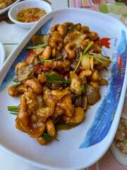 chicken with vegetables and cashews