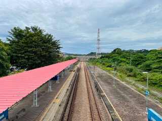 マレーシア鉄道のセレンバン駅舎にて撮影
