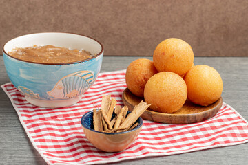 Buñuelos and natilla colombian food