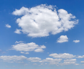 Obraz premium Beautiful blue sky with some clouds