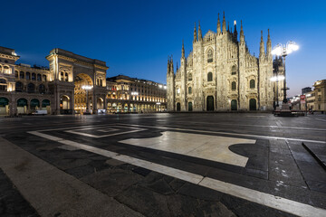 Fototapeta premium Duomo Milano Sunrise