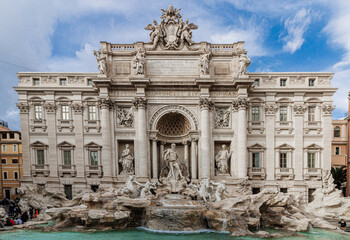 Obraz na płótnie Canvas TREVI FOUNTAIN, THE MOST BEAUTIFUL FOUNTAIN IN ROME