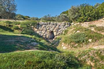 Mykenische Brücke bei Arkadiko, Peloponnes, Griechenland.