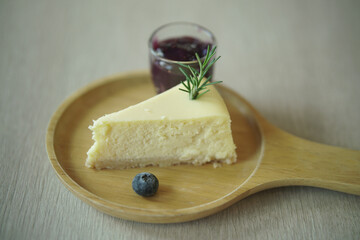 cheesechake with blueberries sauce jam