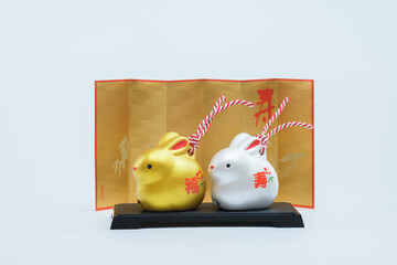 金と銀の卯年の土鈴