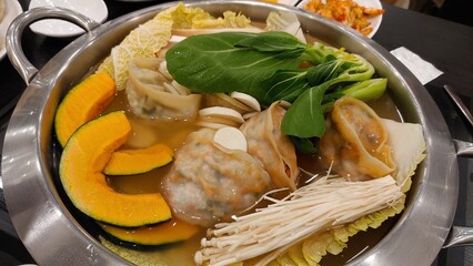 Dumpling Hotpot