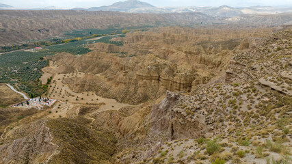 Fototapeta na wymiar vista del paisaje del desierto de Gorafe en la provincia de Granada, España