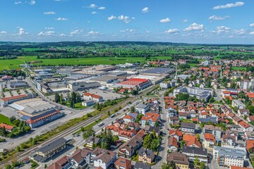 Fototapeta na wymiar Marktoberdorf, höchstgelegene Kreisstadt Deutschlands im Luftbild