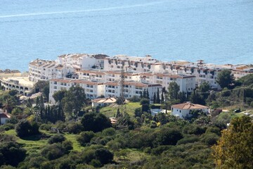 Fototapeta na wymiar Urbanizaciones en la costa de Benalmadena, Costa del Sol, Malaga, Andalucia, España