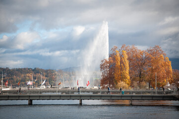 Centre-ville de Genève, lac Léman et jet d'eau