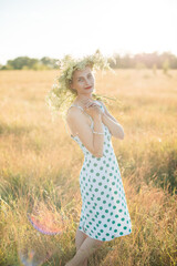 Fototapeta premium girl in a field