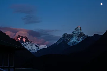 Vlies Fototapete Ama Dablam Sunset at Himalaya Mt. Amadablam in Everest Base Camp trekking, Solukhumbu, Nepal