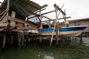 Fototapeta na wymiar Floating houses, Gaya island, Kota Kinabalu, Malaysia