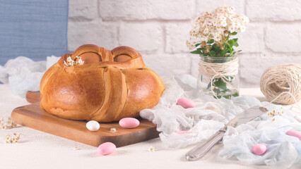 Easter folar with egg